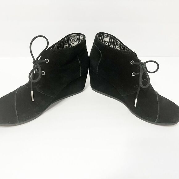 TOMS Desert Wedge Bootie Women’s Black Suede Ankle Boots Lace Up Size 8 - Picture 2 of 7